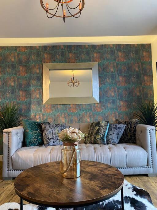 Luxury Riverfront Apartment Newport  Eksteriør billede