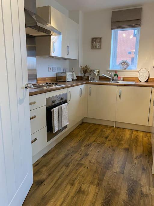 Luxury Riverfront Apartment Newport  Eksteriør billede