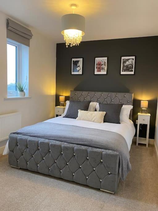 Luxury Riverfront Apartment Newport  Eksteriør billede